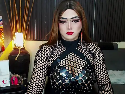 HugexMsLovelyxCock online show from May 26, 2026, 8:05 pm