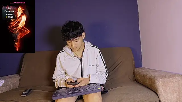 eros fangs online show from April 2, 2026, 12:19 am