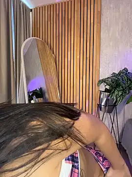 EmmaVonn online show from May 7, 2026, 7:52 pm