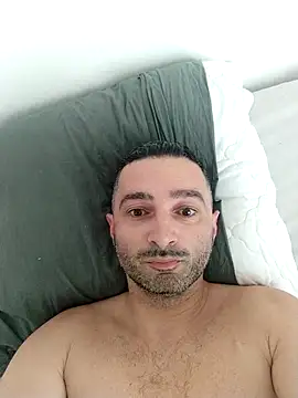 Snapshot of zzrkx chatting on April 6, 2026, 8:26 am zzrkx online show from April 6, 2026, 8:26 am