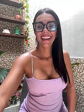 SofiParma online show from May 21, 2026, 7:10 pm