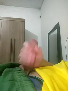 garotosapequinha online show from April 26, 2026, 9:34 pm