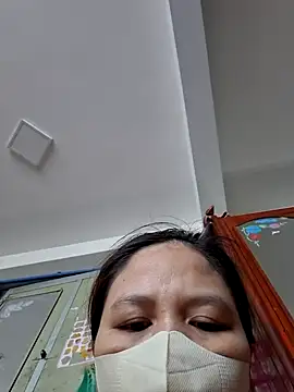 Snapshot of Yummy_9x chatting on June 19, 2026, 1:43 am Yummy 9x online show from June 19, 2026, 1:43 am