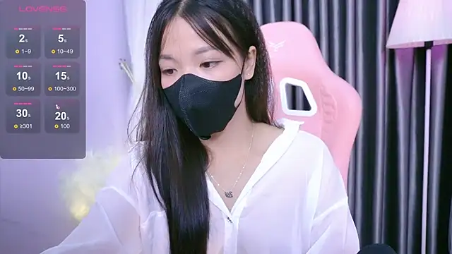 Lu Ly22 online show from May 24, 2026, 2:27 am