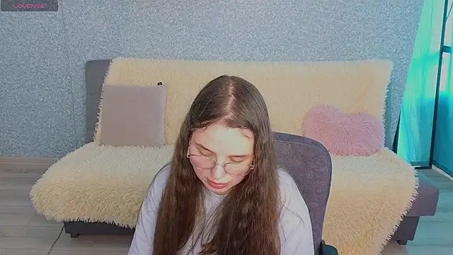SofiDreamm online show from June 8, 2026, 3:01 pm