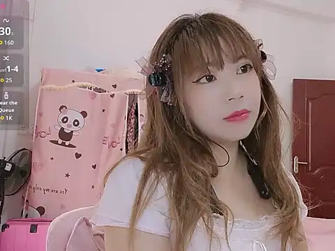 Snapshot of H-Maya chatting on April 11, 2026, 1:10 am H-Maya online show from April 11, 2026, 1:10 am