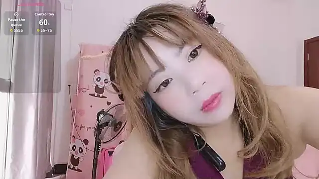 Snapshot of H-Maya chatting on April 12, 2026, 1:43 am H-Maya online show from April 12, 2026, 1:43 am