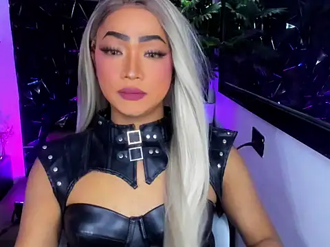 Snapshot of Holy_Flaire chatting on April 3, 2026, 8:12 am Holy Flaire online show from April 3, 2026, 8:12 am