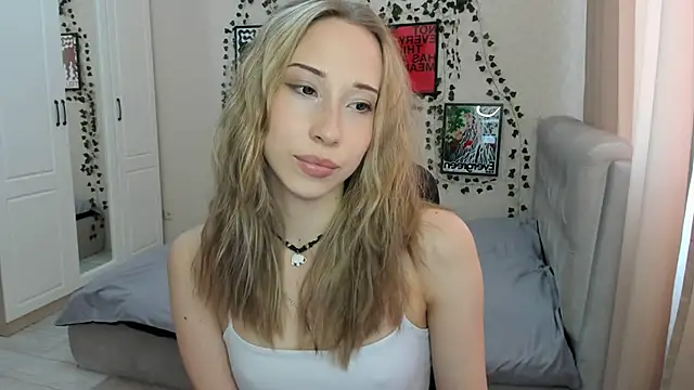 Emmarayder online show from April 1, 2026, 11:33 am