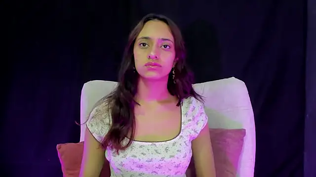 Snapshot of Charlotte_Benette chatting on March 31, 2026, 12:49 pm Charlotte Benette online show from March 31, 2026, 12:49 pm