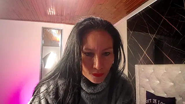 Snapshot of valeriiaa_b chatting on April 18, 2026, 11:36 am valeriiaa b online show from April 18, 2026, 11:36 am