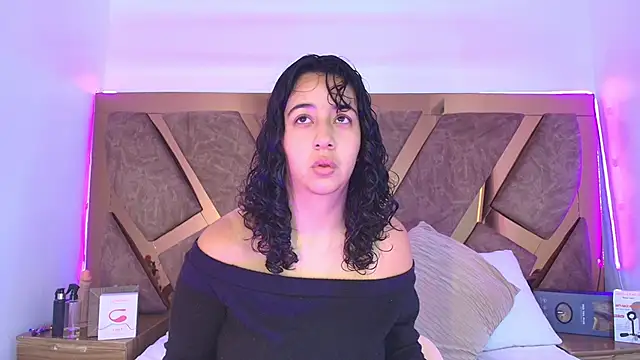 Snapshot of bella_swwan_ chatting on April 11, 2026, 2:32 pm bella swwan online show from April 11, 2026, 2:32 pm
