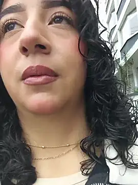 Snapshot of bella_swwan_ chatting on May 2, 2026, 1:38 pm bella swwan online show from May 2, 2026, 1:38 pm