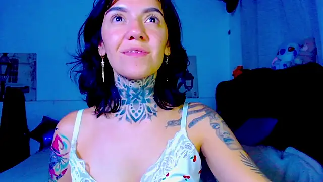 LannieGonzales online show from May 14, 2026, 2:29 am