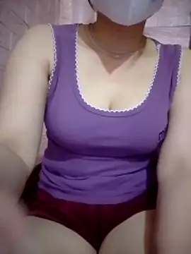 Snapshot of Mi-Naney chatting on May 9, 2026, 4:50 am Mi-Naney online show from May 9, 2026, 4:50 am