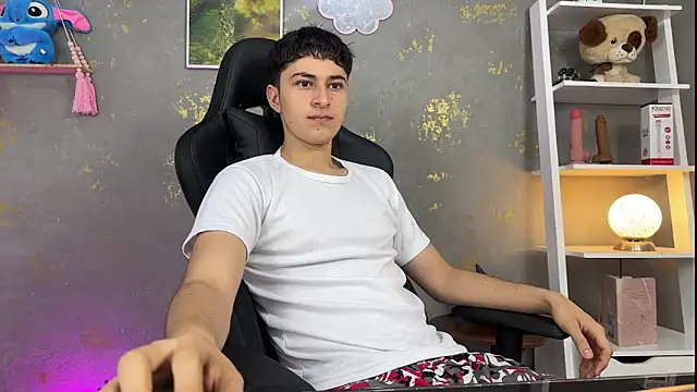 Snapshot of noah_magno_ chatting on April 11, 2026, 10:30 am noah magno online show from April 11, 2026, 10:30 am