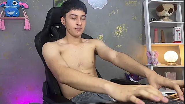 Snapshot of noah_magno_ chatting on April 12, 2026, 10:31 am noah magno online show from April 12, 2026, 10:31 am