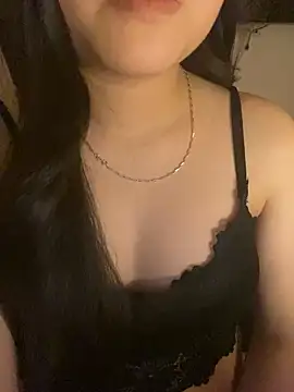 Snapshot of Rosecute11 chatting on May 1, 2026, 4:11 pm Rosecute11 online show from May 1, 2026, 4:11 pm