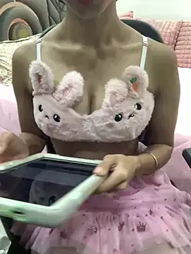 SUMITI  online show from April 9, 2026, 7:41 pm