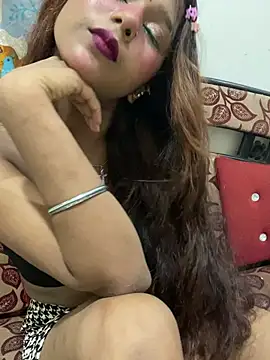 Snapshot of Cutiepie- chatting on May 12, 2026, 7:44 pm Cutiepie- online show from May 12, 2026, 7:44 pm