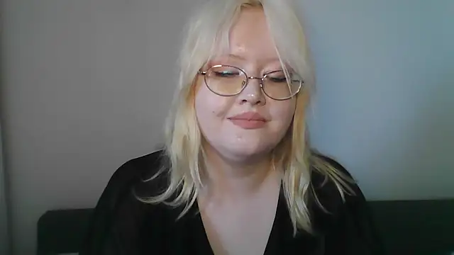 Snapshot of Elayne_Sweet chatting on April 7, 2026, 9:21 am Elayne Sweet online show from April 7, 2026, 9:21 am