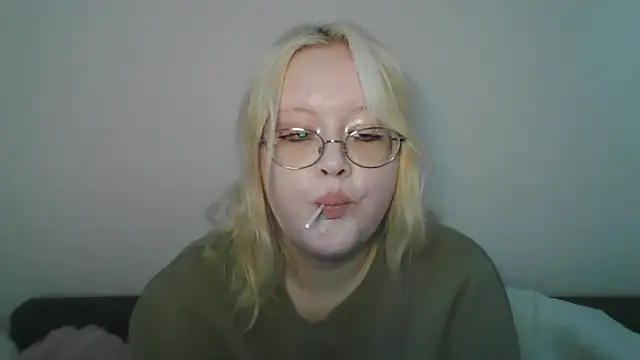 Snapshot of Elayne_Sweet chatting on April 10, 2026, 8:08 am Elayne Sweet online show from April 10, 2026, 8:08 am