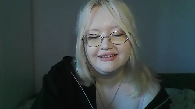Snapshot of Elayne_Sweet chatting on April 27, 2026, 6:11 am Elayne Sweet online show from April 27, 2026, 6:11 am