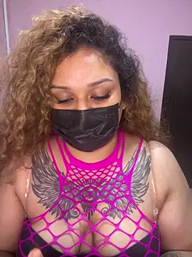VelvetPoison online show from June 17, 2026, 2:18 pm