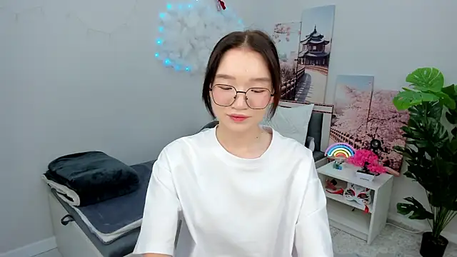 syuri sun online show from June 11, 2026, 2:37 pm