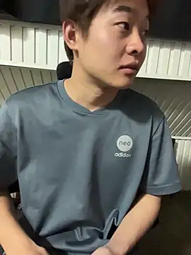 Snapshot of QingLong0012026 chatting on April 4, 2026, 2:25 pm QingLong0012026 online show from April 4, 2026, 2:25 pm