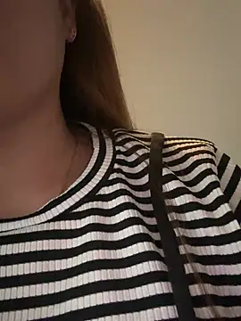Lina-Naughty online show from April 9, 2026, 6:41 am