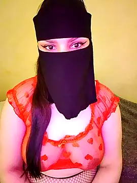 Queen Lola online show from April 27, 2026, 3:32 pm