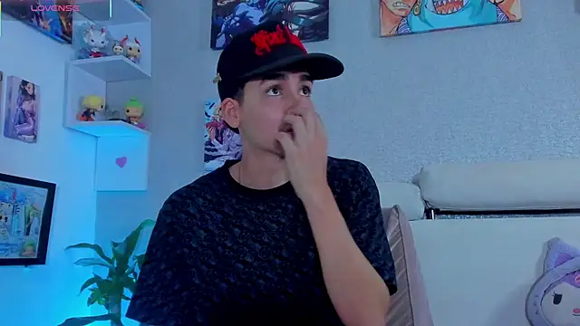 Snapshot of strong_rock69 chatting on July 6, 2026, 6:32 pm strong rock69 online show from July 6, 2026, 6:32 pm
