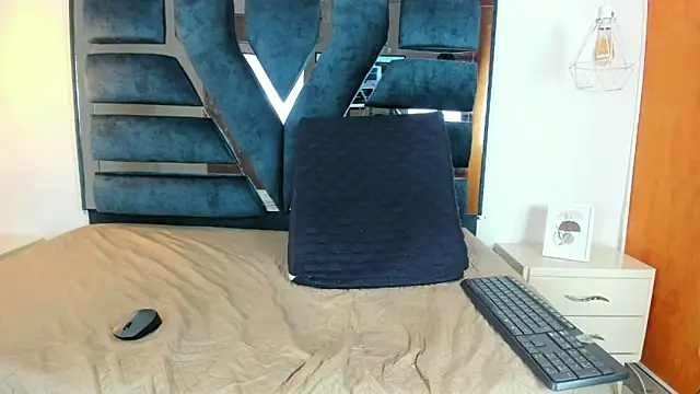 Alantaylorr  online show from May 29, 2026, 3:54 pm