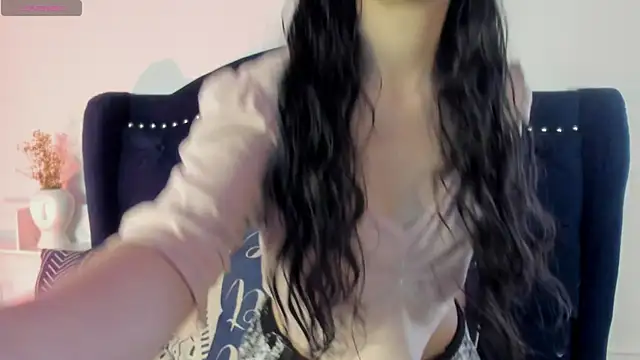 Honney Bunny18 online show from April 3, 2026, 2:37 pm
