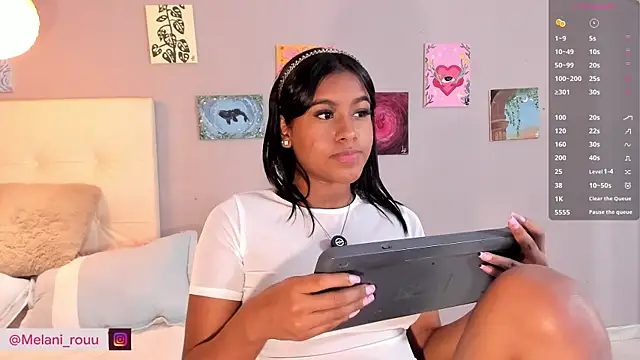 Melaniaa Roussee online show from April 22, 2026, 12:24 am