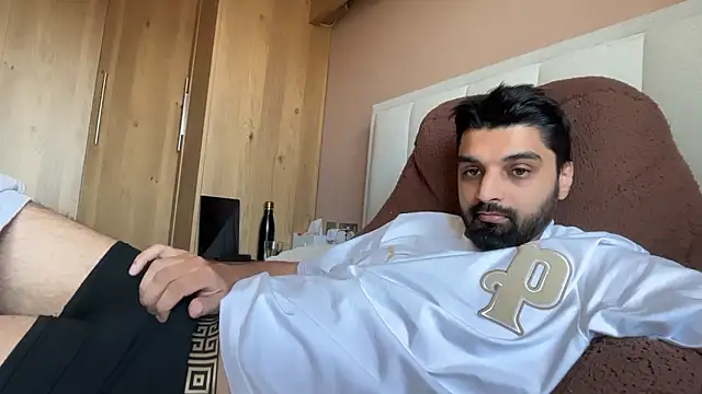 priyxh online show from May 24, 2026, 1:49 pm