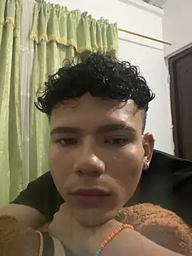 Snapshot of sebascuterouss chatting on April 23, 2026, 10:47 am sebascuterouss online show from April 23, 2026, 10:47 am