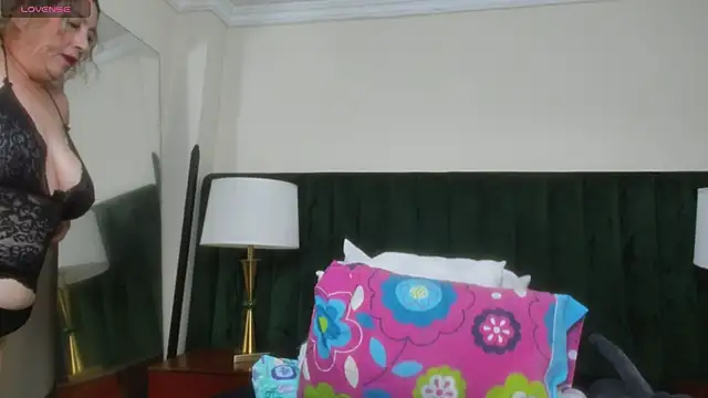 RoxanneSquirt online show from May 16, 2026, 12:18 am