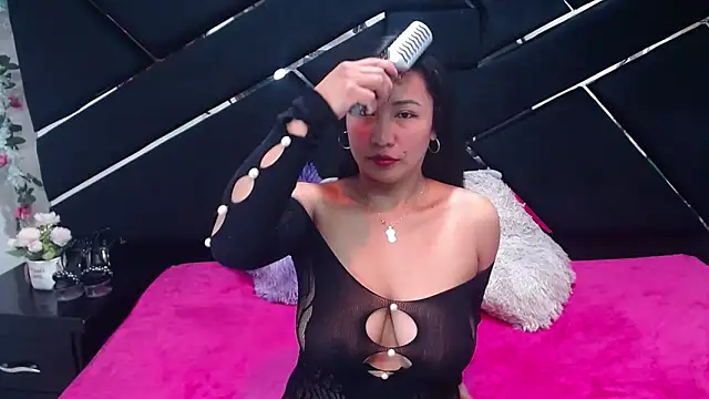 Snapshot of SalmaSantos_ chatting on May 6, 2026, 2:29 am SalmaSantos online show from May 6, 2026, 2:29 am