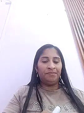 SofiaMendez1  online show from April 15, 2026, 8:31 pm