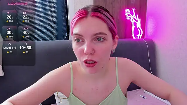 Snapshot of Marie_Reyess chatting on April 23, 2026, 4:14 am Marie Reyess online show from April 23, 2026, 4:14 am