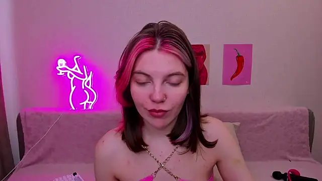 Snapshot of Marie_Reyess chatting on April 30, 2026, 3:24 am Marie Reyess online show from April 30, 2026, 3:24 am