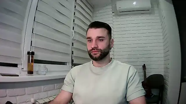 Snapshot of DaddySlava chatting on April 7, 2026, 6:08 pm DaddySlava online show from April 7, 2026, 6:08 pm