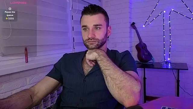 Snapshot of DaddySlava chatting on May 11, 2026, 6:38 pm DaddySlava online show from May 11, 2026, 6:38 pm