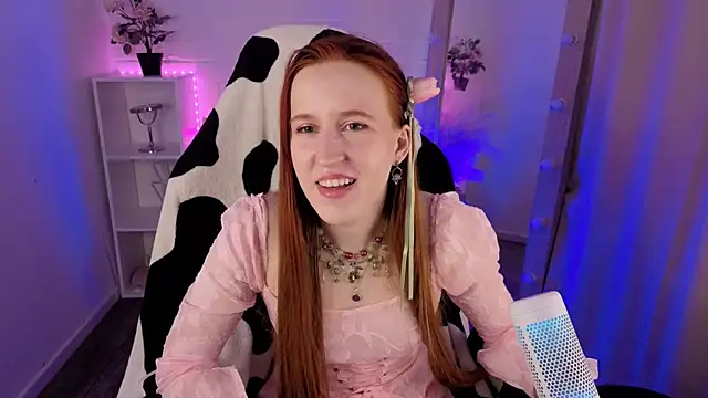EvaBellea online show from April 8, 2026, 1:11 pm