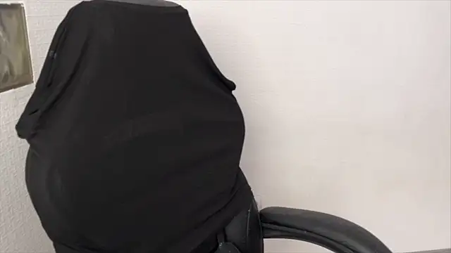 Snapshot of rin_night chatting on April 2, 2026, 9:40 am rin night online show from April 2, 2026, 9:40 am