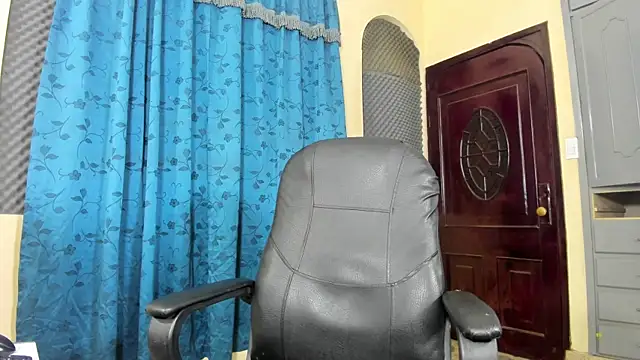 Thebestboyhot online show from May 20, 2026, 5:46 am