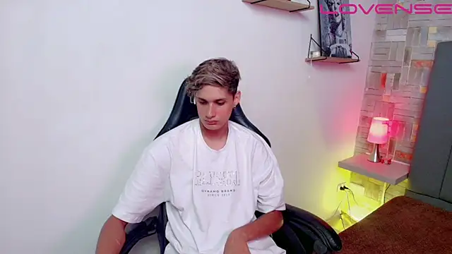 Snapshot of flaquito___ chatting on April 4, 2026, 9:12 pm flaquito online show from April 4, 2026, 9:12 pm