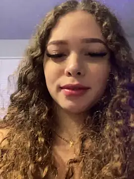 mariex83 online show from April 13, 2026, 3:34 am